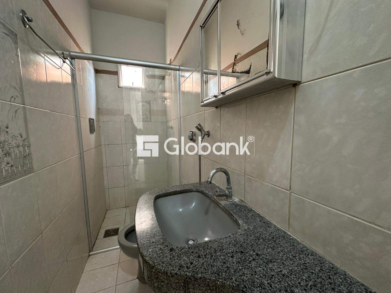 Casa 2 quartos para aluguel Major Prates 65m² Montes Claros MG: Banheiro social