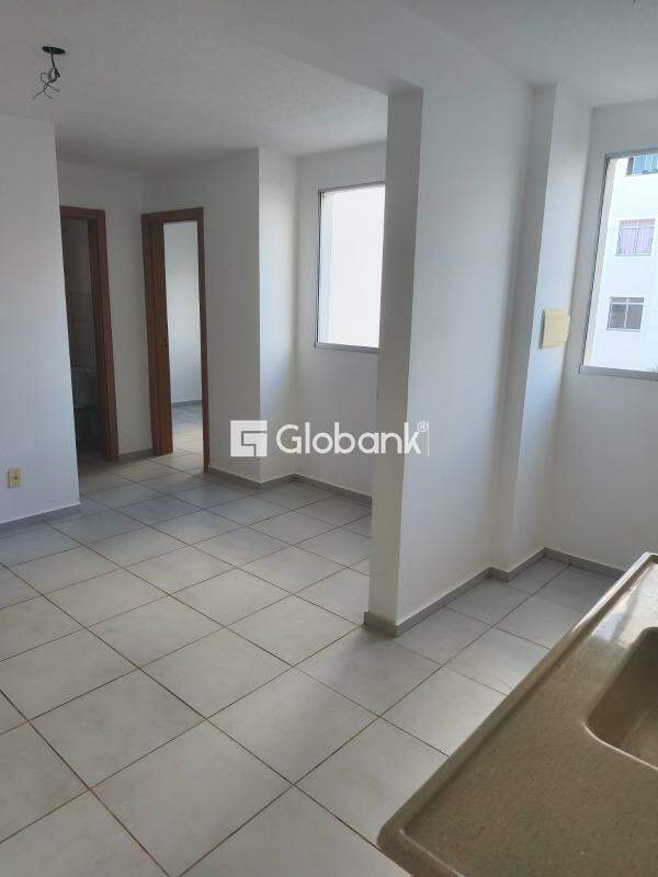 Apartamento 2 quartos para aluguel Vila Atlântida 48m² Montes Claros MG: 