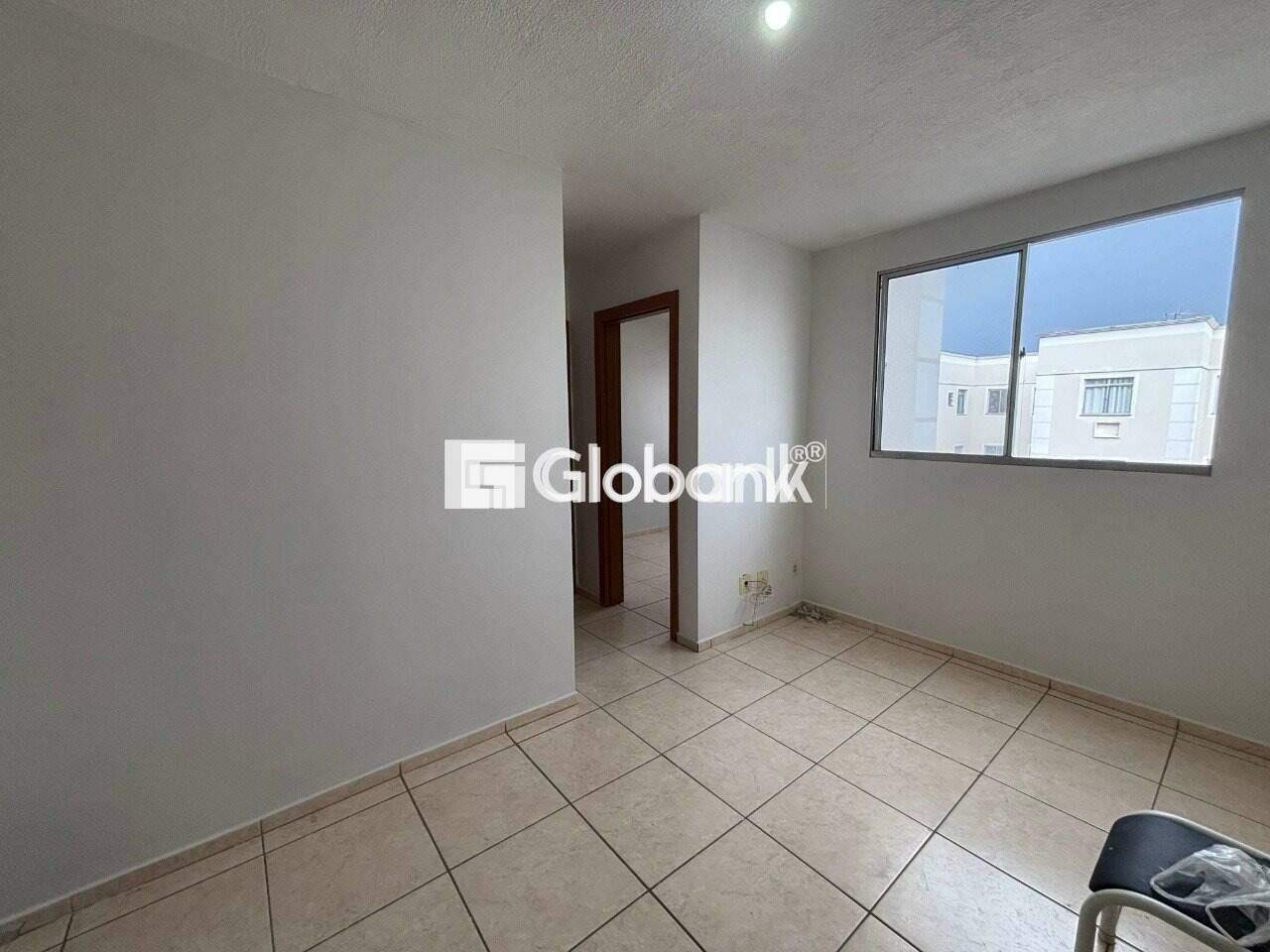 Apartamento 2 quartos para aluguel Vila Atlântida 48m² Montes Claros MG: Sala