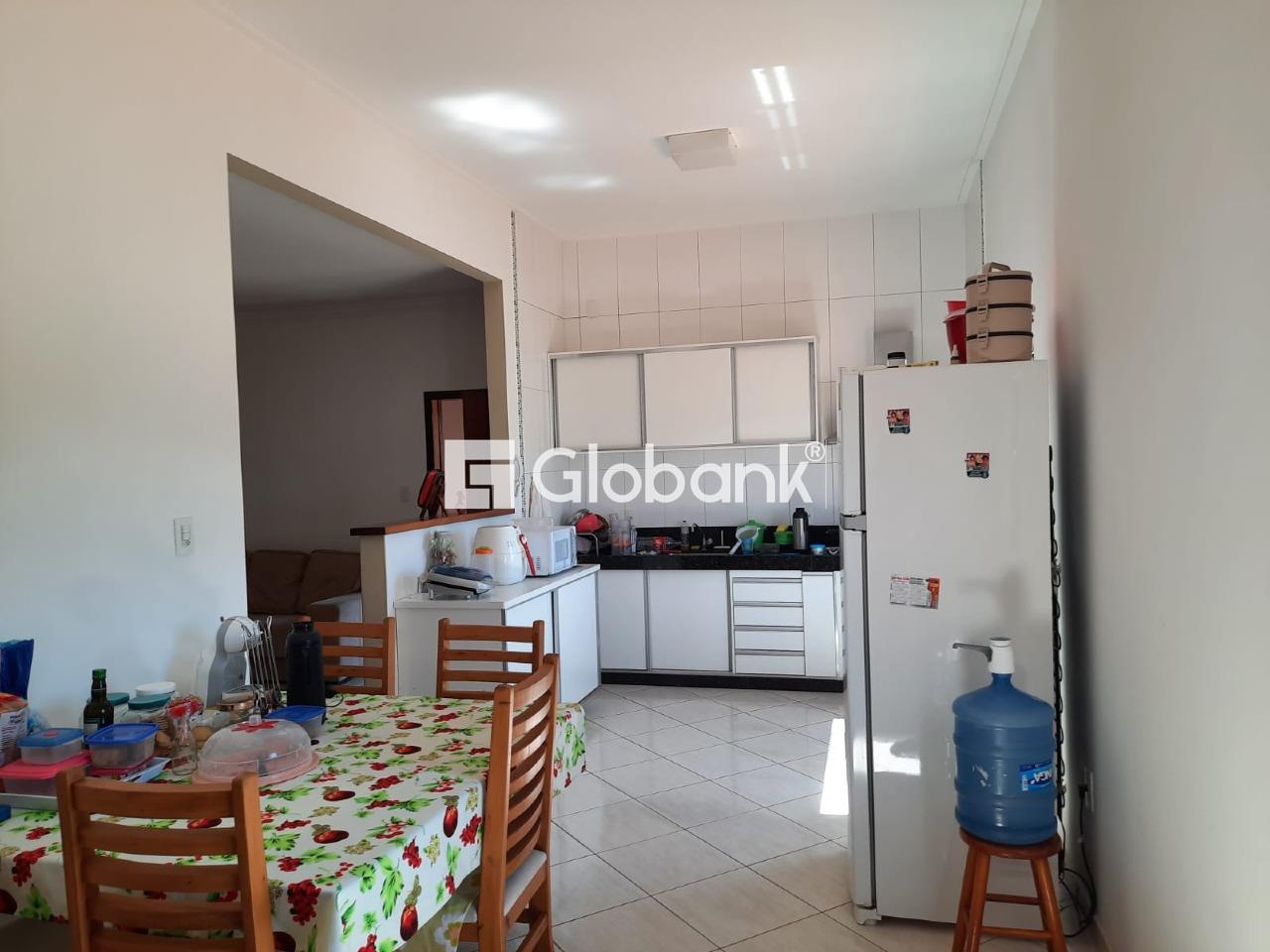 Casa 4 quartos à venda Planalto 309m² Montes Claros MG: 