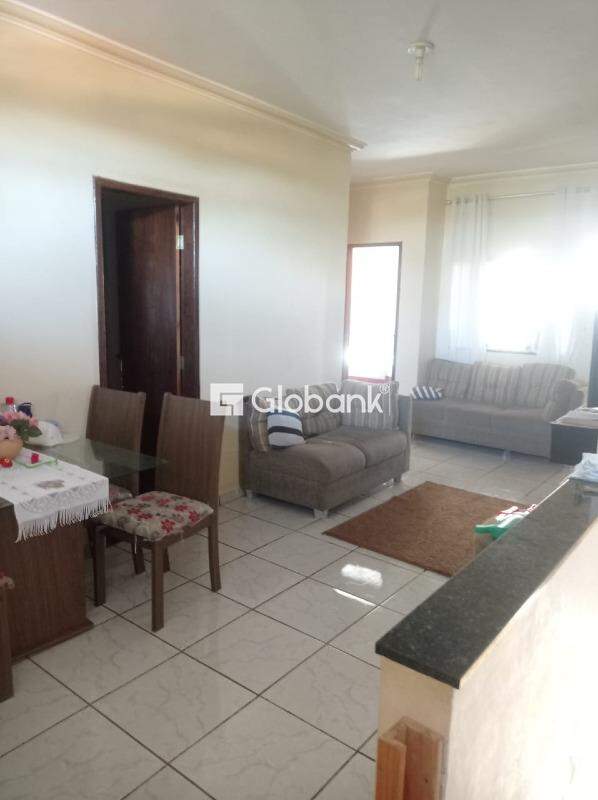 Casa 4 quartos à venda Independência 180m² Montes Claros MG: 
