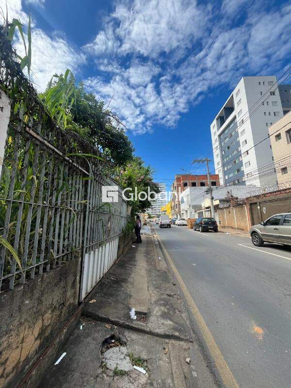 Casa 5 quartos à venda Centro 319m² Montes Claros MG: 