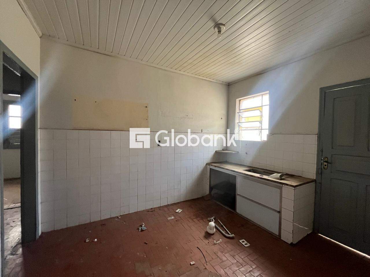 Casa 5 quartos à venda Centro 319m² Montes Claros MG: 