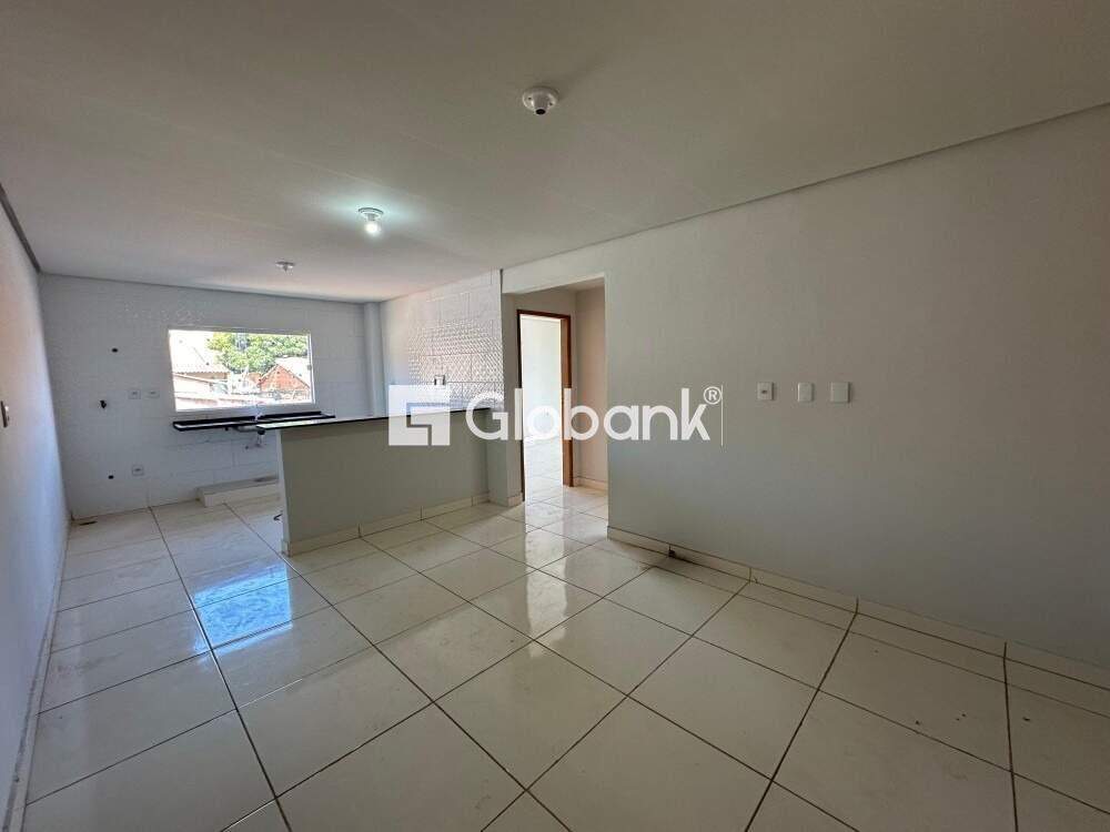 Apartamento 2 quartos para aluguel Vila Mauricéia 60m² Montes Claros MG: Sala
