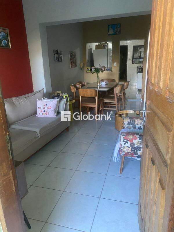 Casa 4 quartos à venda Santa Rita I 140m² Montes Claros MG: 