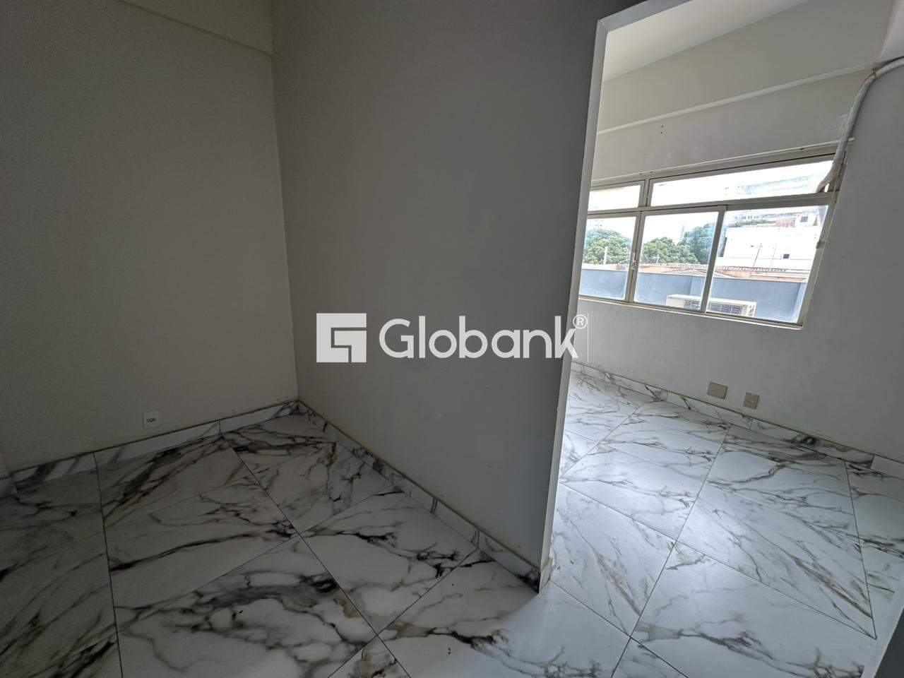 Sala comercial para aluguel Centro 48m² Montes Claros MG: Sala