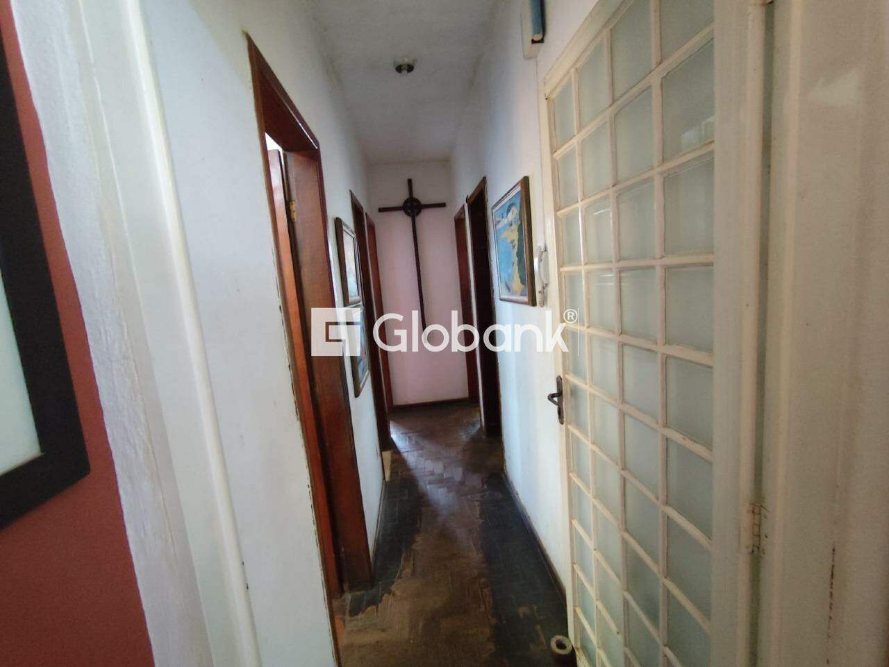 Casa 4 quartos à venda Funcionários 80m² Montes Claros MG: