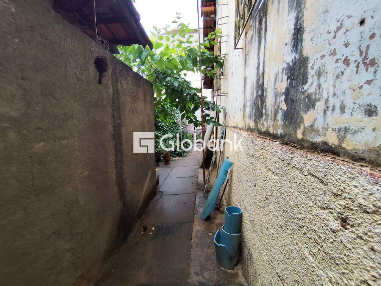 Casa 4 quartos à venda Funcionários 80m² Montes Claros MG: