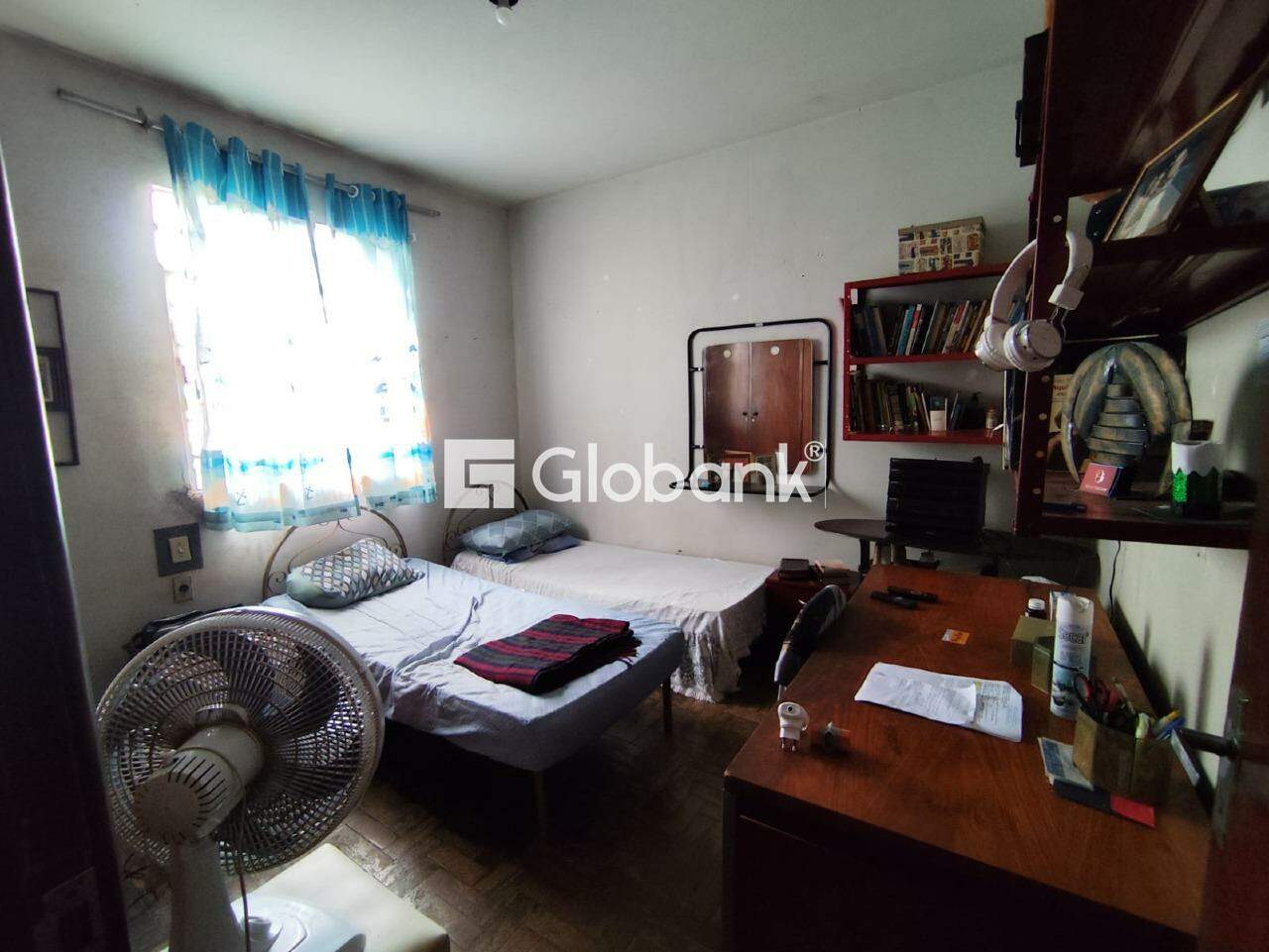 Casa 4 quartos à venda Funcionários 80m² Montes Claros MG: