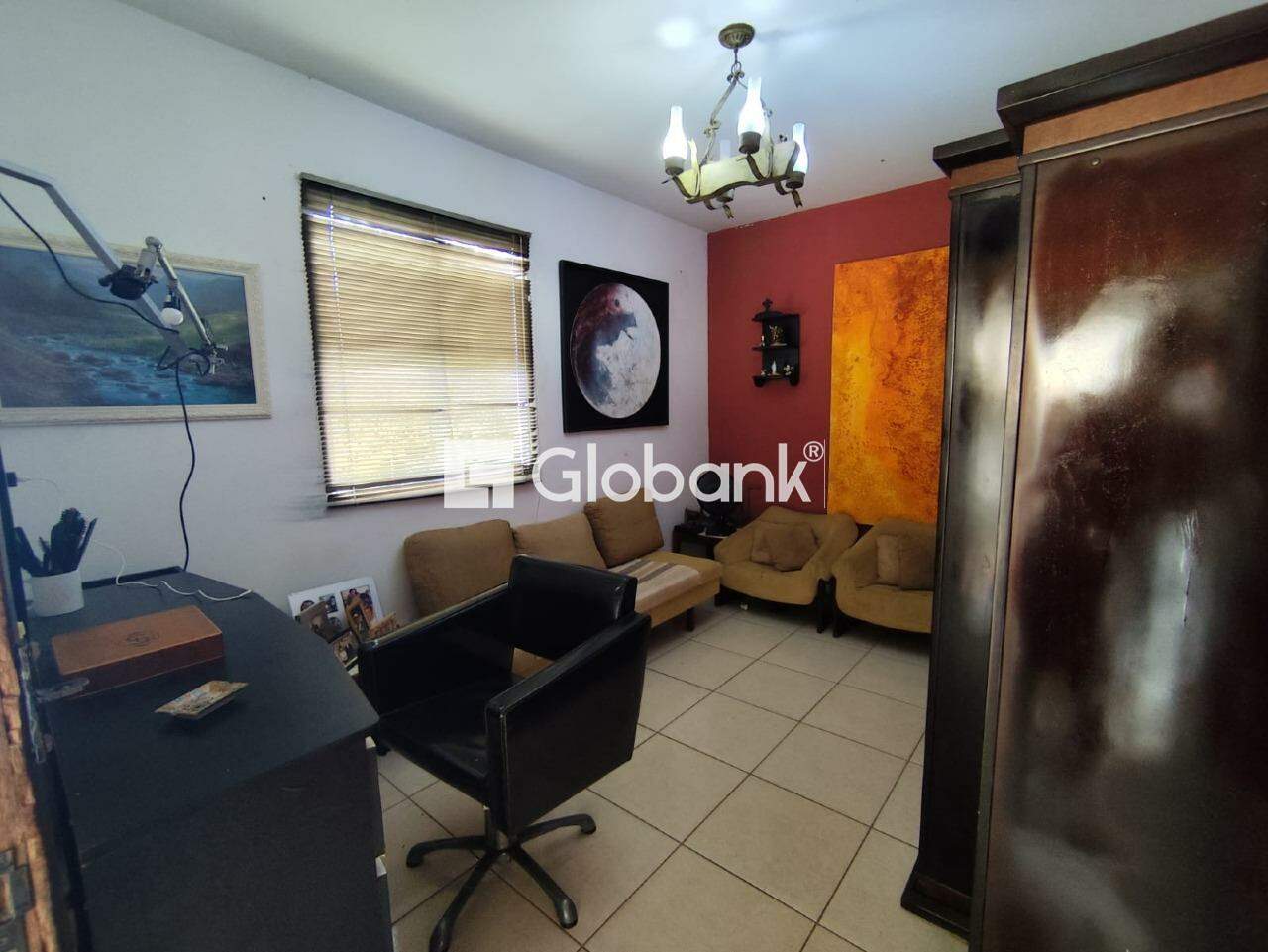 Casa 4 quartos à venda Funcionários 80m² Montes Claros MG: