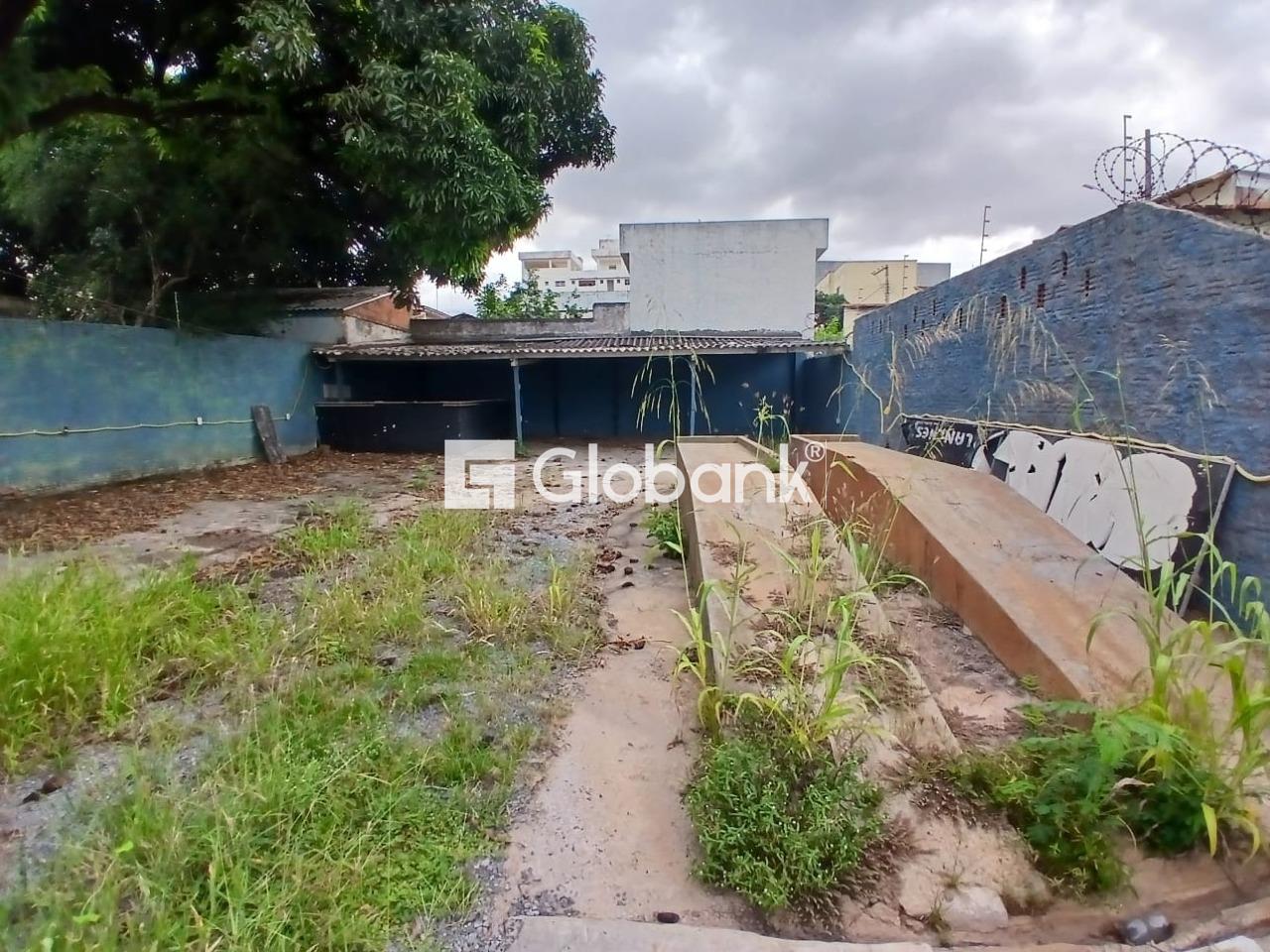 Terreno para aluguel Centro 300m² Montes Claros MG: 