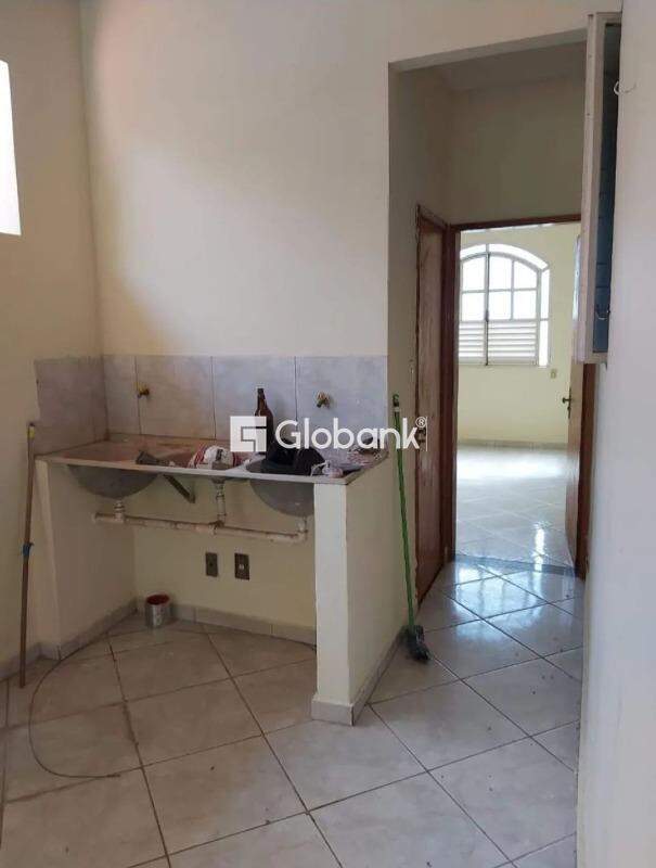 Apartamento 4 quartos à venda Santo Expedito 160m² Montes Claros MG: 