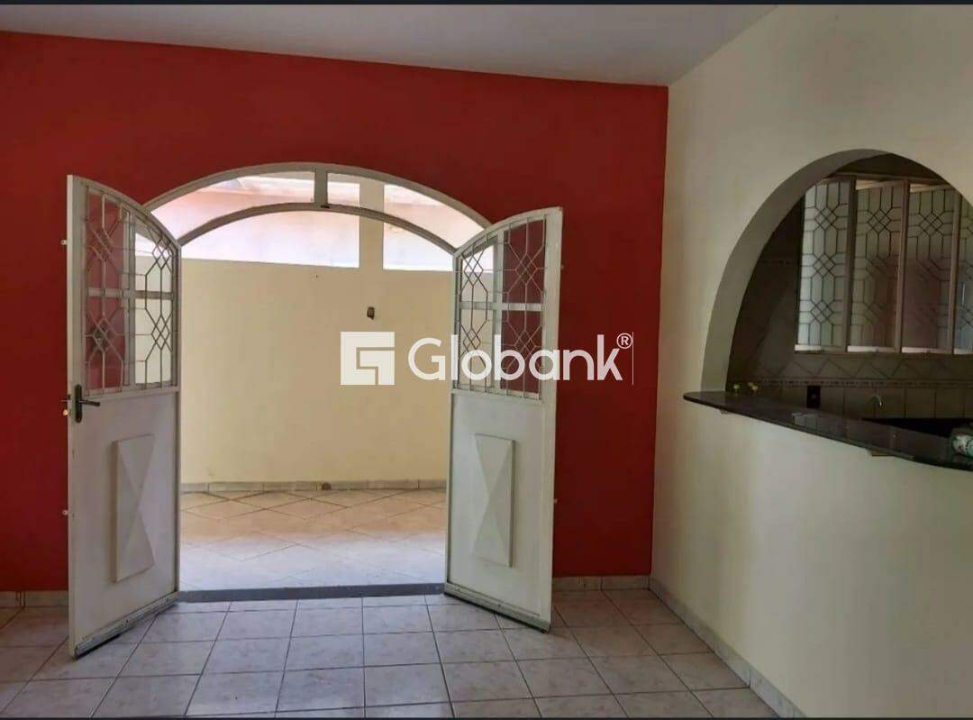 Apartamento 4 quartos à venda Santo Expedito 160m² Montes Claros MG: 