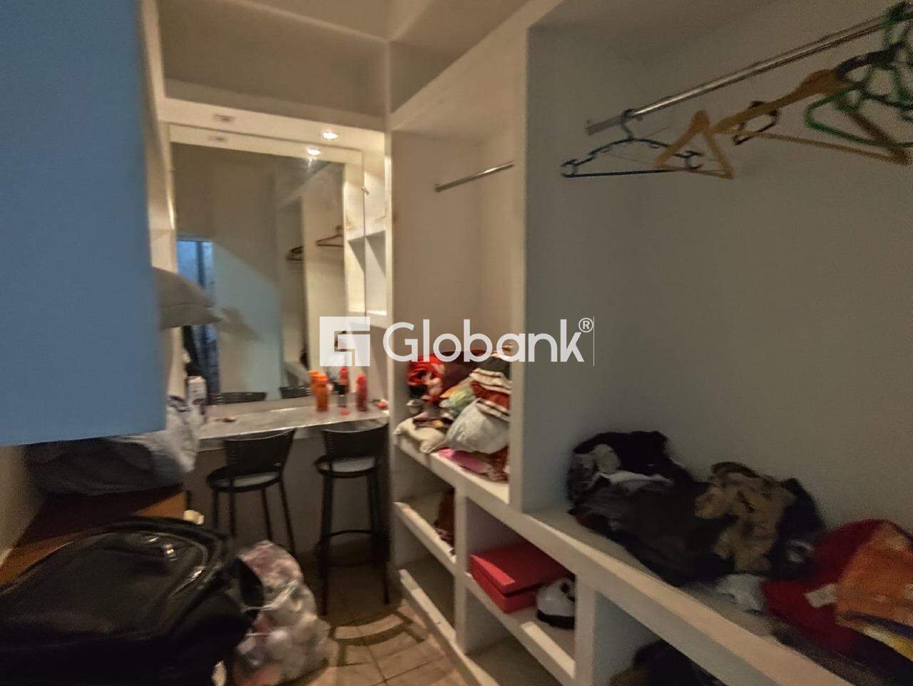 Casa 6 quartos à venda Dona Gregória 200m² Montes Claros MG: 