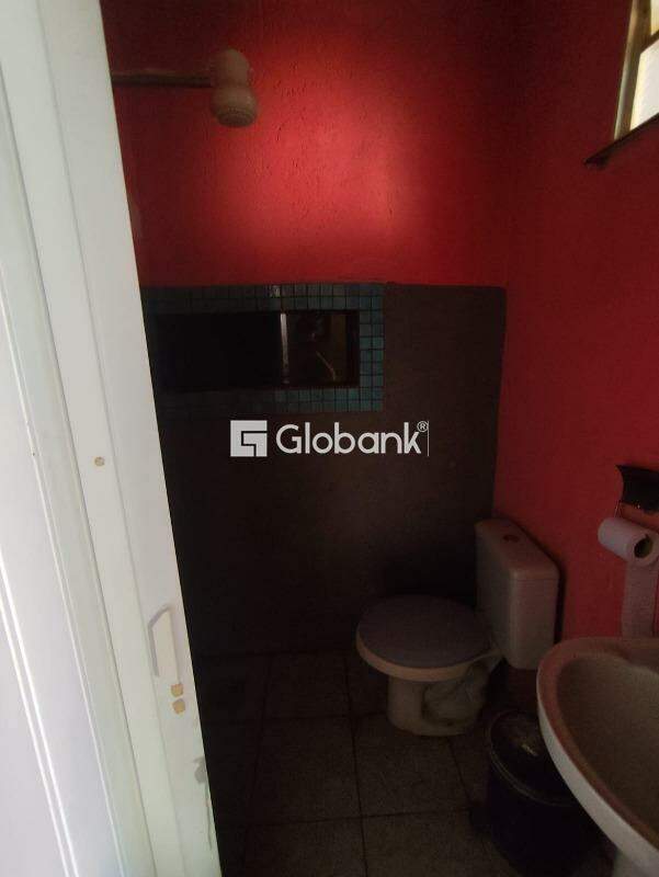 Casa 6 quartos à venda Dona Gregória 200m² Montes Claros MG: 