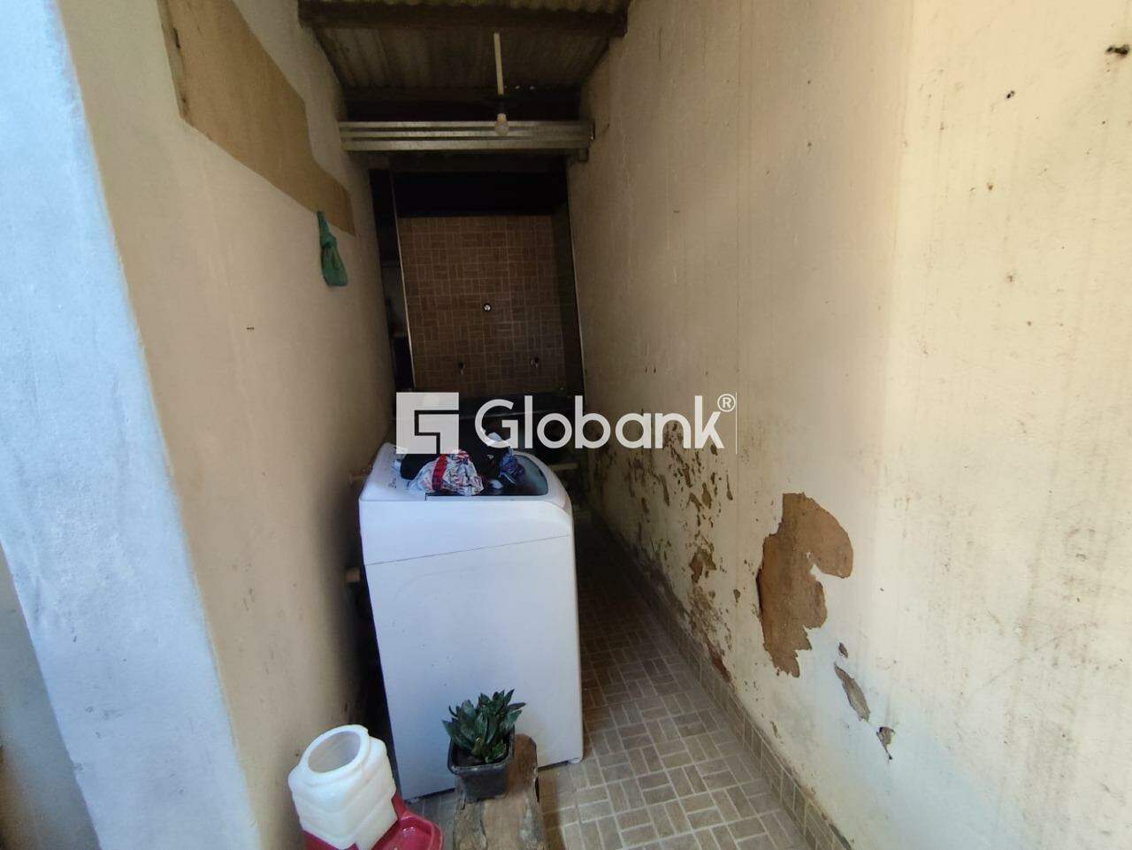 Casa 6 quartos à venda Dona Gregória 200m² Montes Claros MG: 