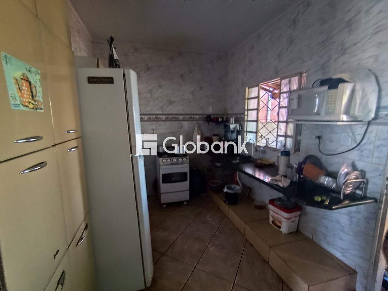 Casa 6 quartos à venda Dona Gregória 200m² Montes Claros MG: 
