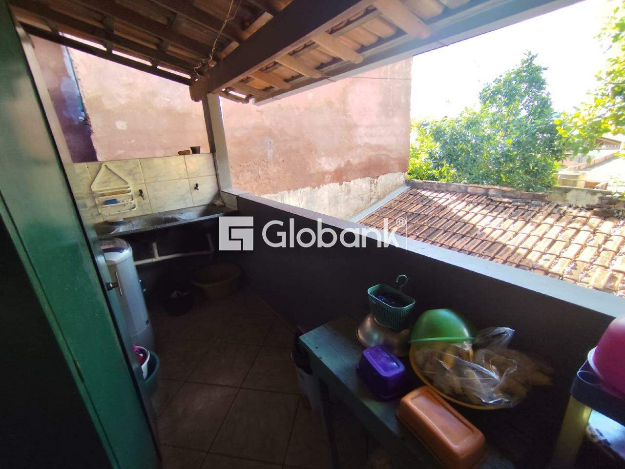 Casa 6 quartos à venda Dona Gregória 200m² Montes Claros MG: 