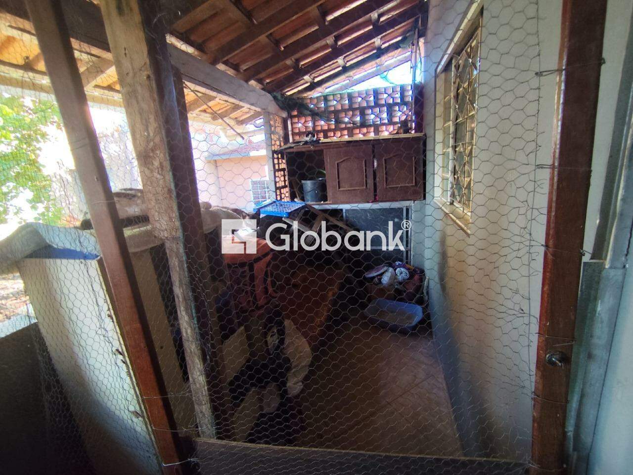 Casa 6 quartos à venda Dona Gregória 200m² Montes Claros MG: 