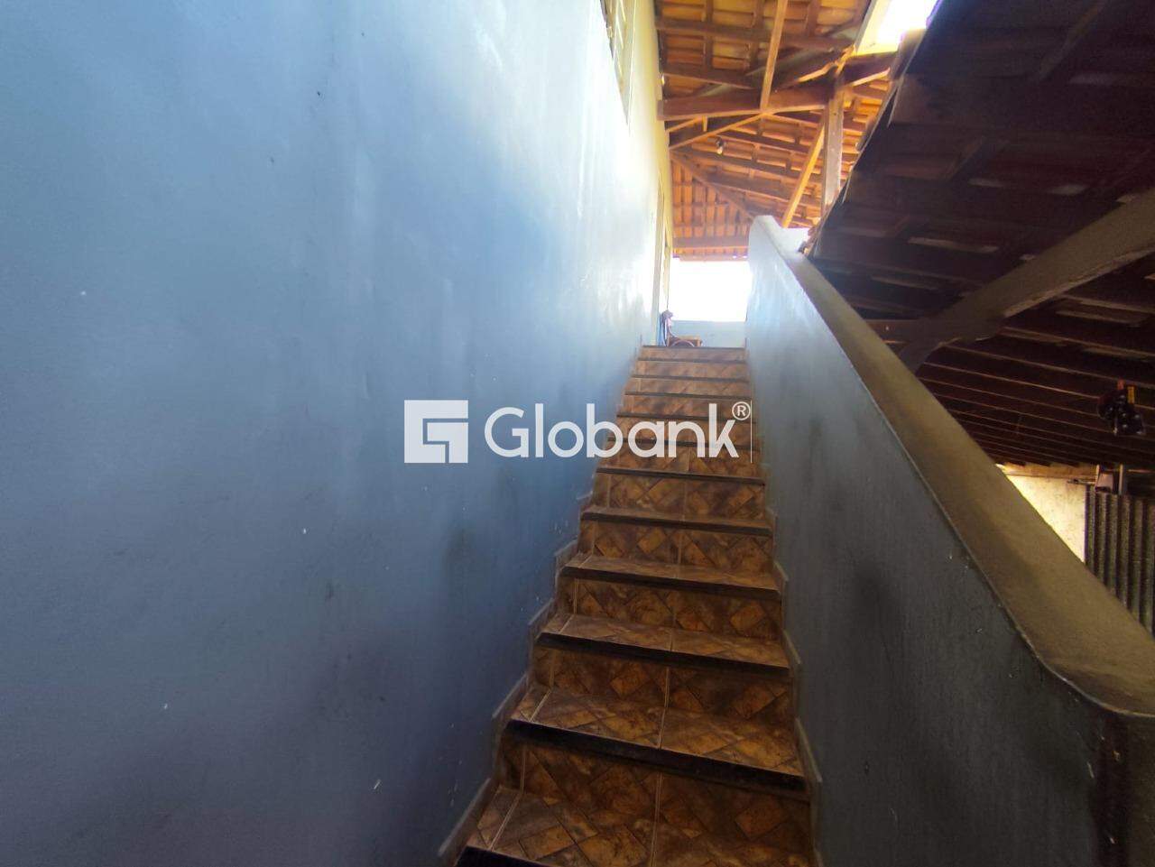 Casa 6 quartos à venda Dona Gregória 200m² Montes Claros MG: 