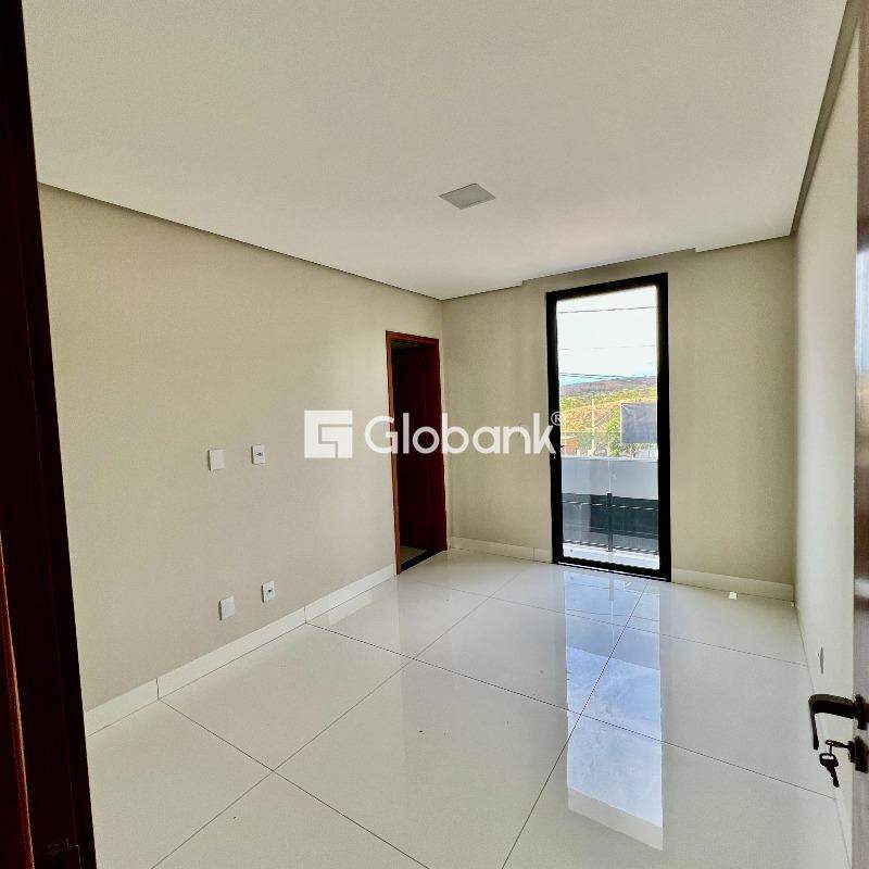 Casa 3 quartos à venda Residencial Sul Jacarandás 68m² Montes Claros MG: 
