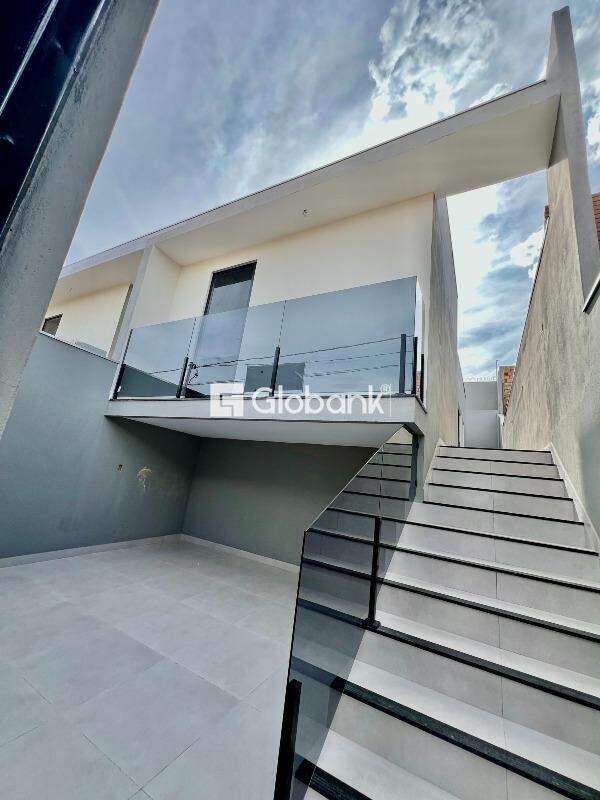 Casa 3 quartos à venda Residencial Sul Jacarandás 68m² Montes Claros MG: 