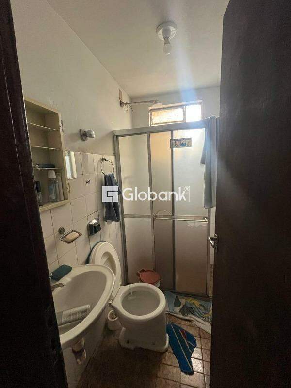 Casa 4 quartos à venda Centro 330m² Montes Claros MG: 