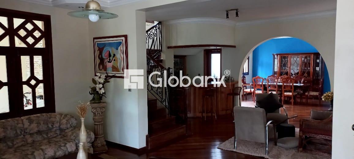 Casa 6 quartos à venda Ibituruna 360m² Montes Claros MG: 