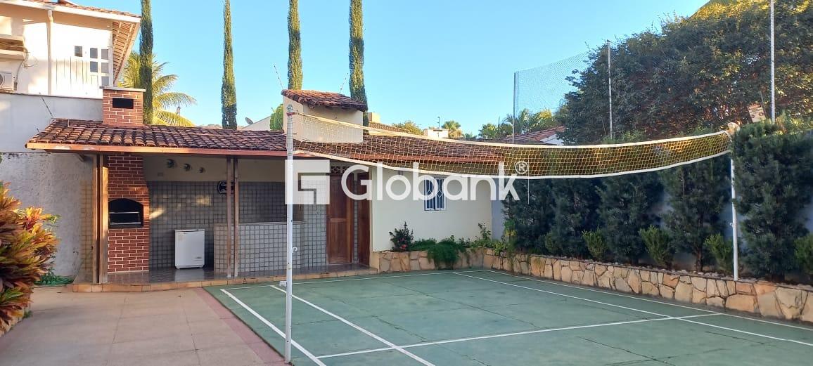 Casa 6 quartos à venda Ibituruna 360m² Montes Claros MG: 