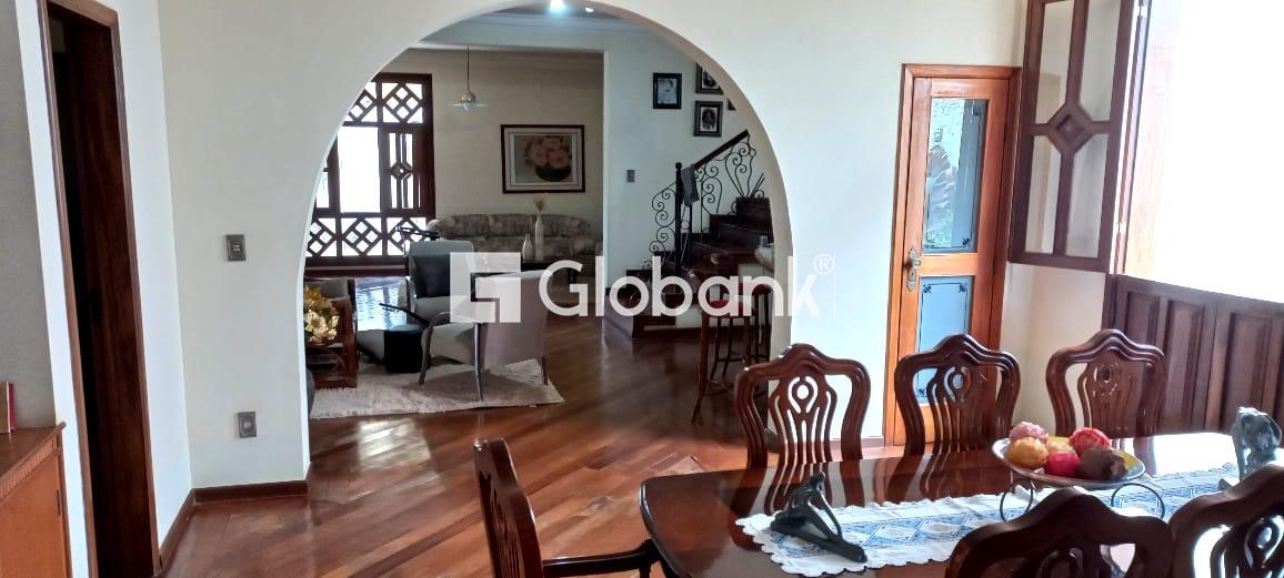Casa 6 quartos à venda Ibituruna 360m² Montes Claros MG: 