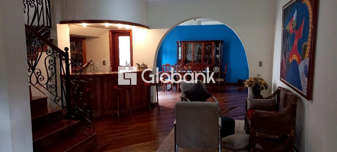 Casa 6 quartos à venda Ibituruna 360m² Montes Claros MG: 