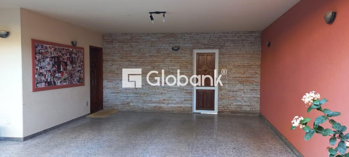 Casa 6 quartos à venda Ibituruna 360m² Montes Claros MG: 