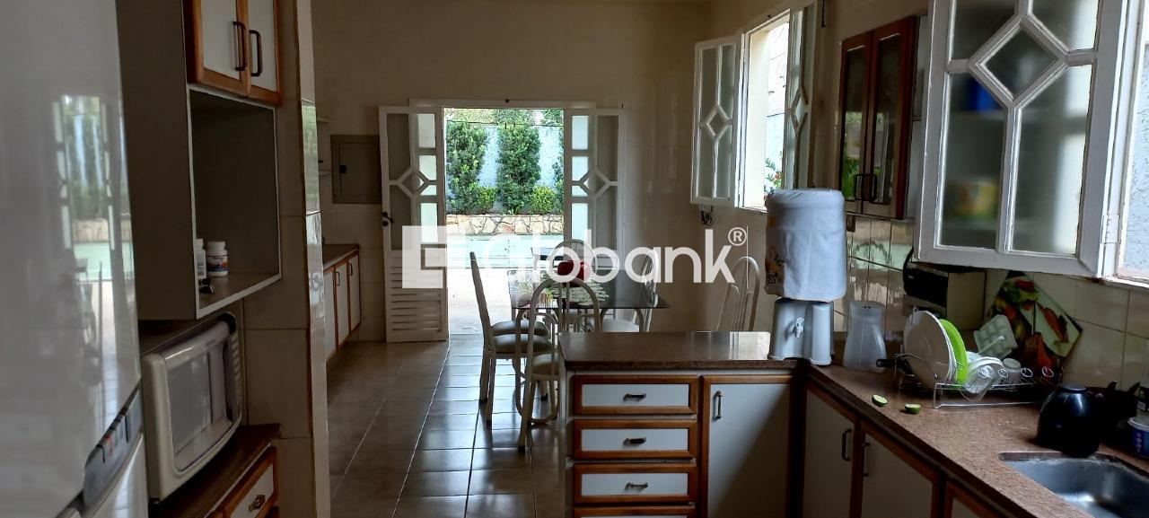 Casa 6 quartos à venda Ibituruna 360m² Montes Claros MG: 