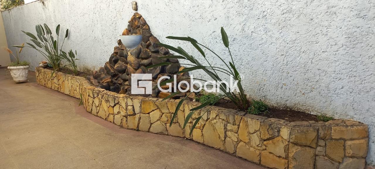 Casa 6 quartos à venda Ibituruna 360m² Montes Claros MG: 