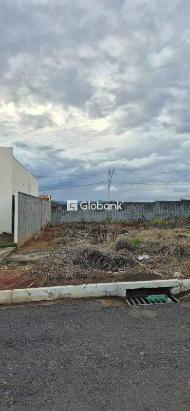 Terreno à venda Vila Áurea 180m² Montes Claros MG: 