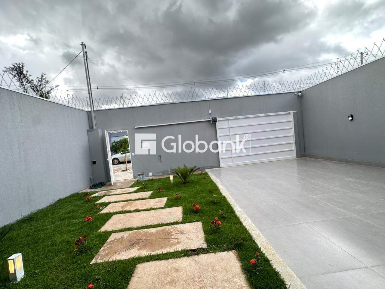 Casa 4 quartos à venda Augusta Mota 250m² Montes Claros MG: 