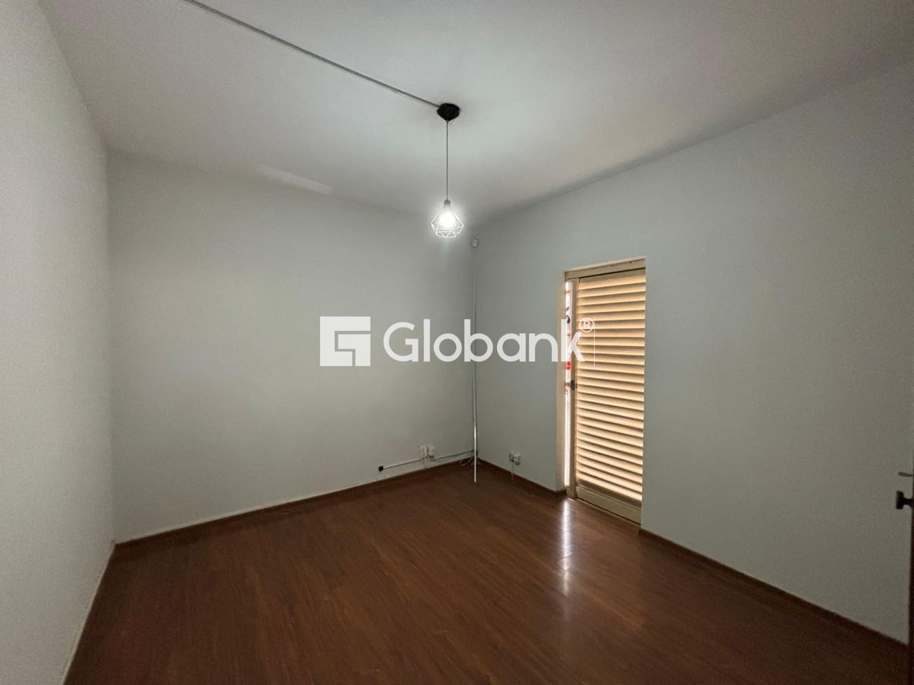 Casa 4 quartos para aluguel Todos os Santos 320m² Montes Claros MG: Quarto com varanda