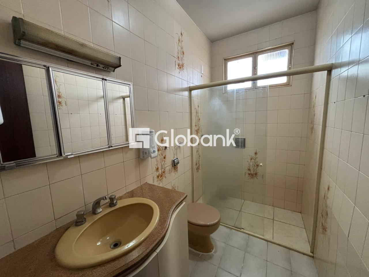 Casa 4 quartos para aluguel Todos os Santos 320m² Montes Claros MG: Banheiro social