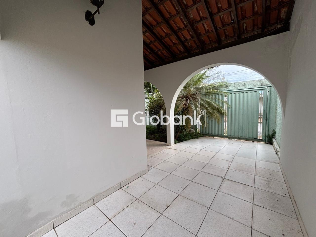Casa 4 quartos para aluguel Todos os Santos 320m² Montes Claros MG: Garagem