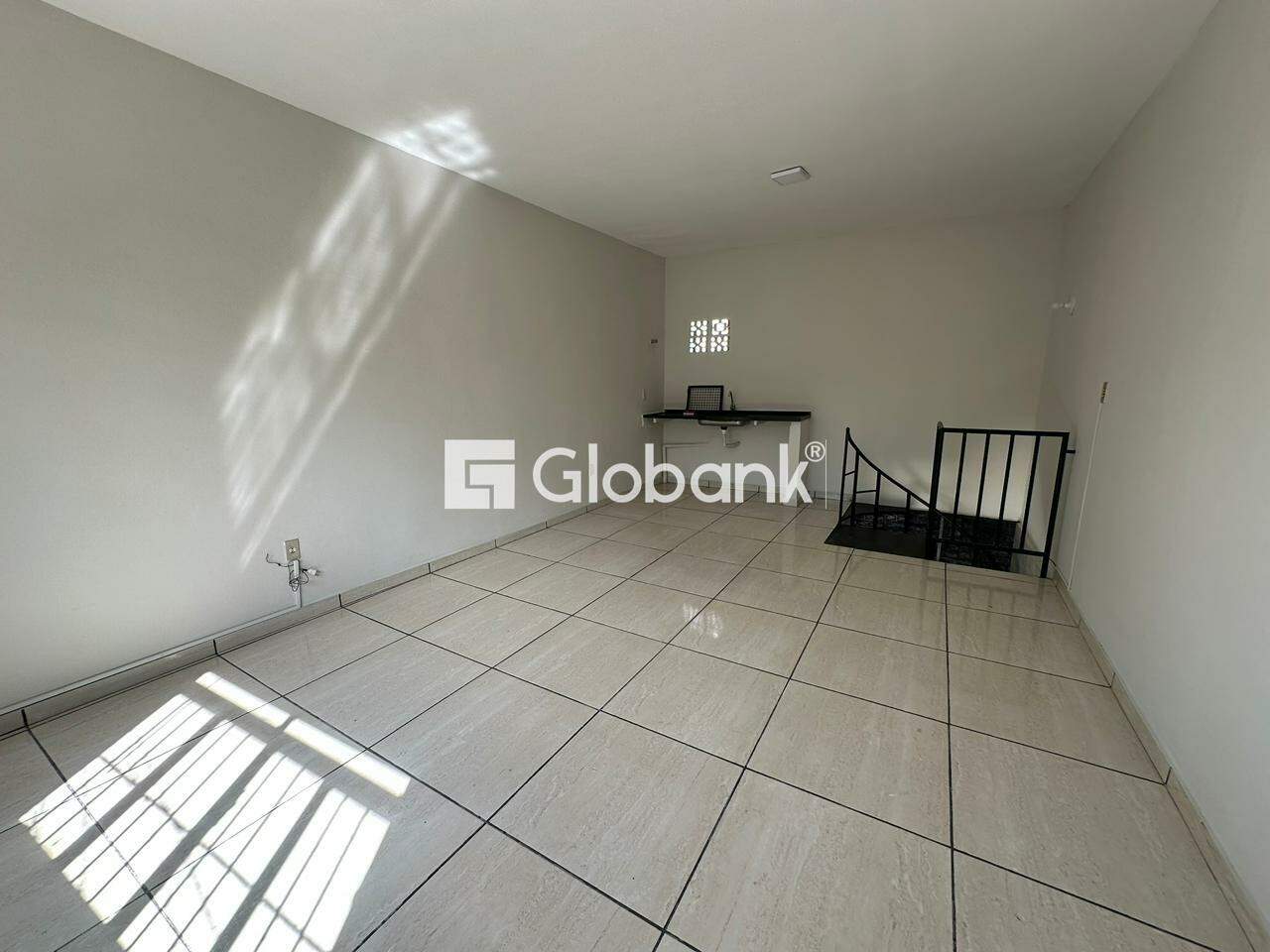 Ponto comercial para aluguel Centro 49,63m² Montes Claros MG: 