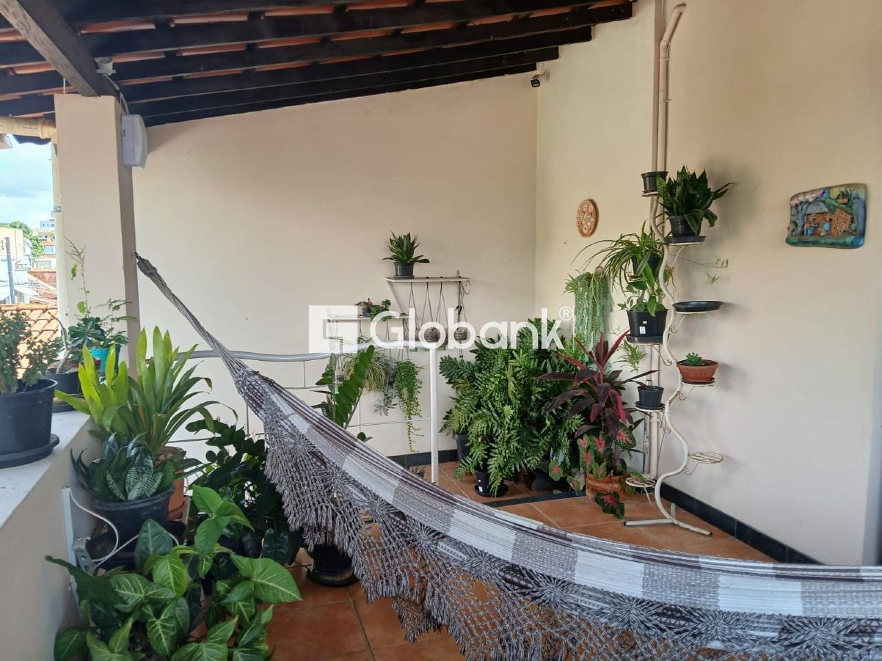 Casa 5 quartos à venda Centro 218m² Montes Claros MG: 