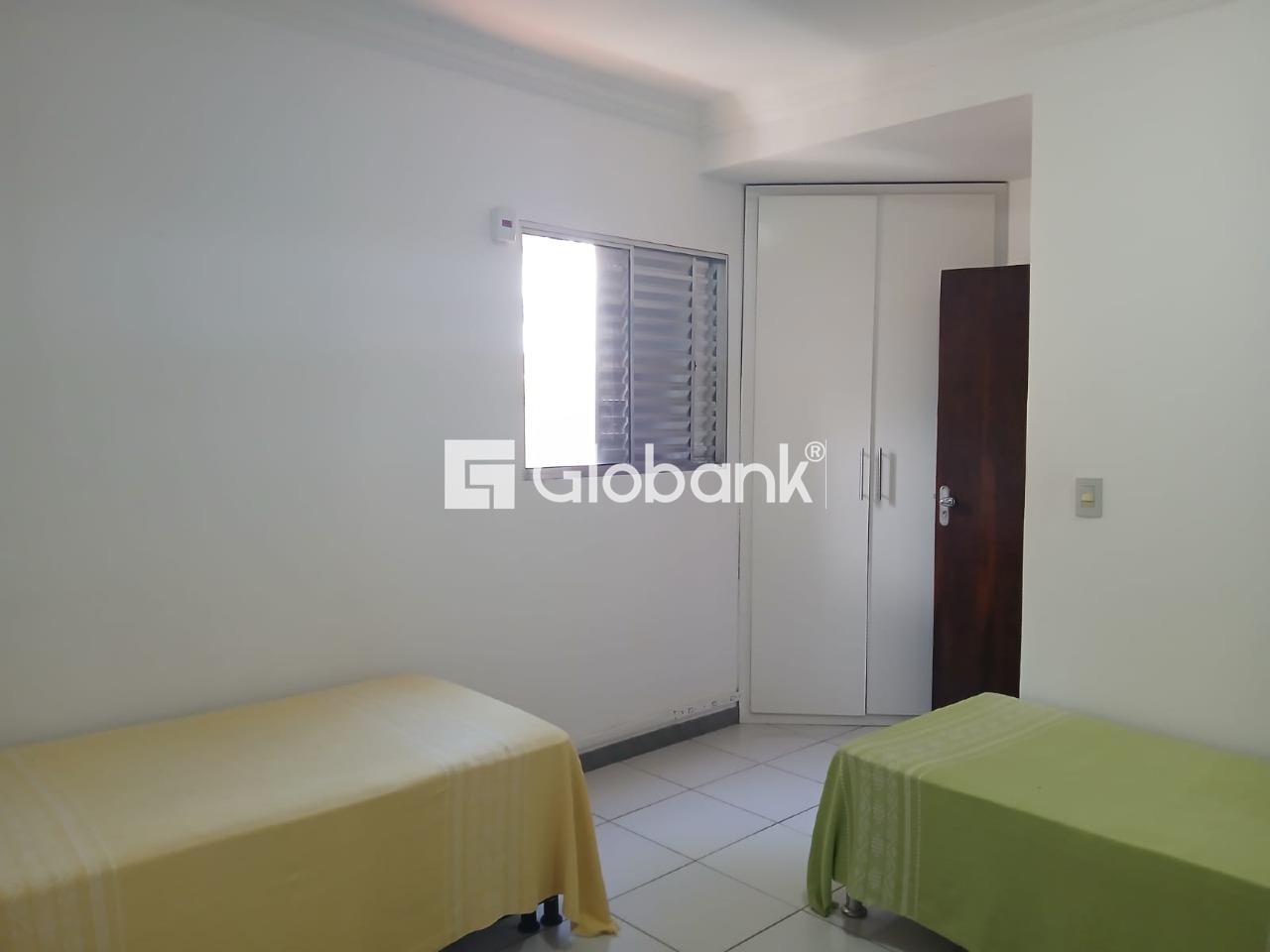 Casa 5 quartos à venda Centro 218m² Montes Claros MG: 