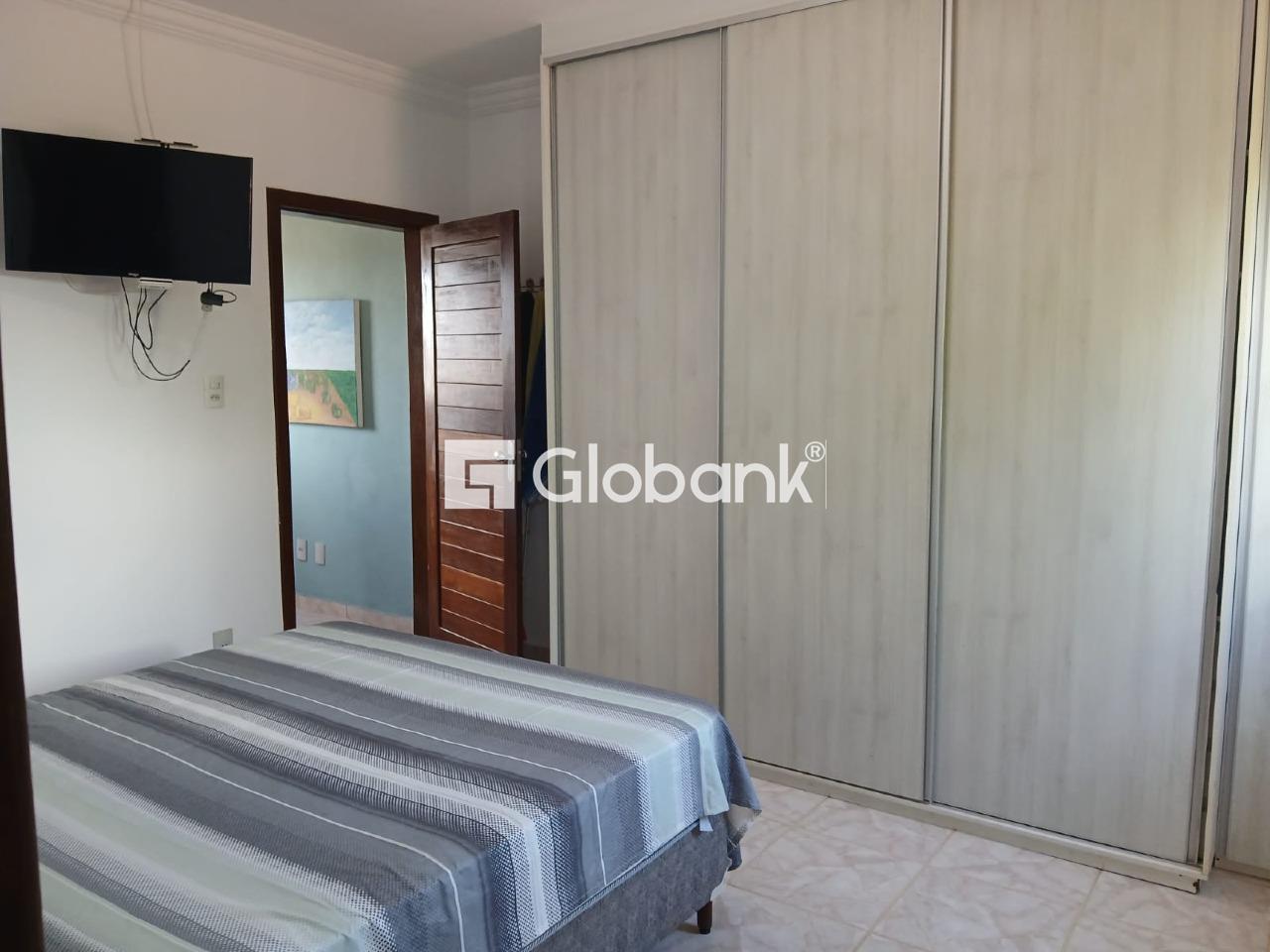 Casa 5 quartos à venda Centro 218m² Montes Claros MG: 