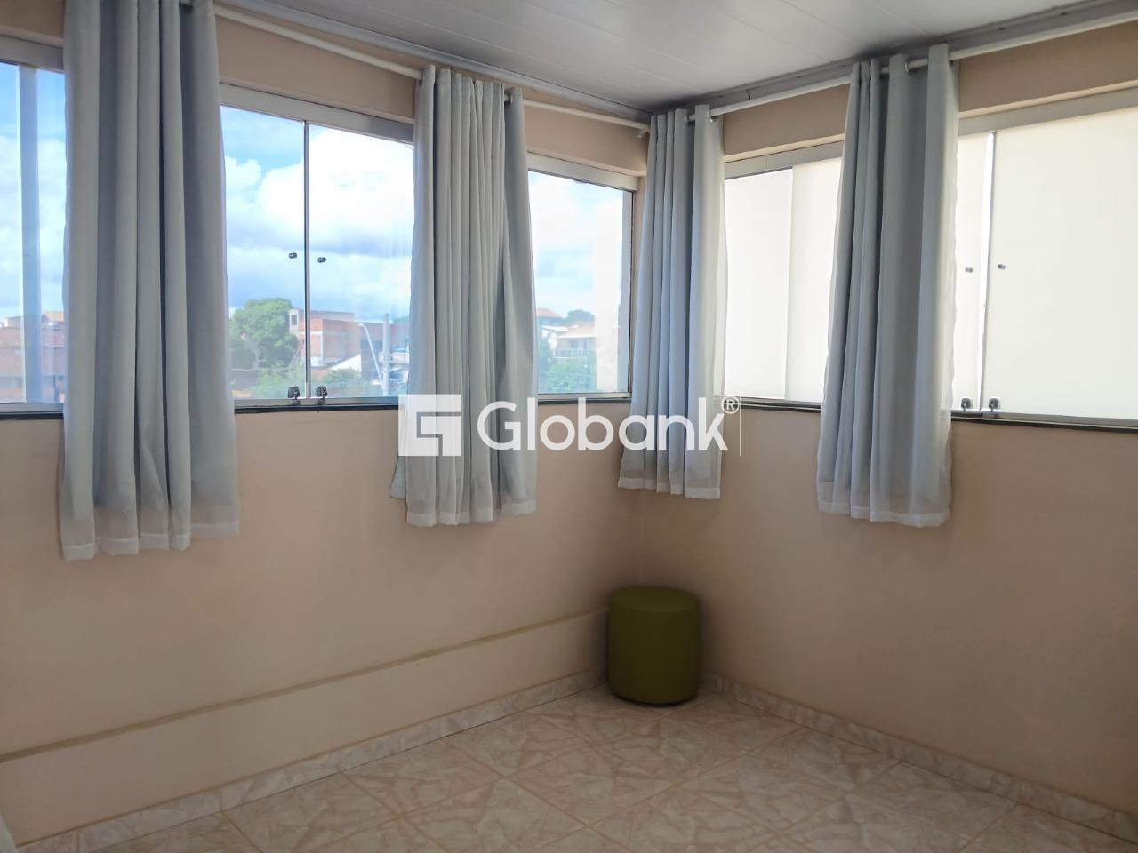 Casa 5 quartos à venda Centro 218m² Montes Claros MG: 