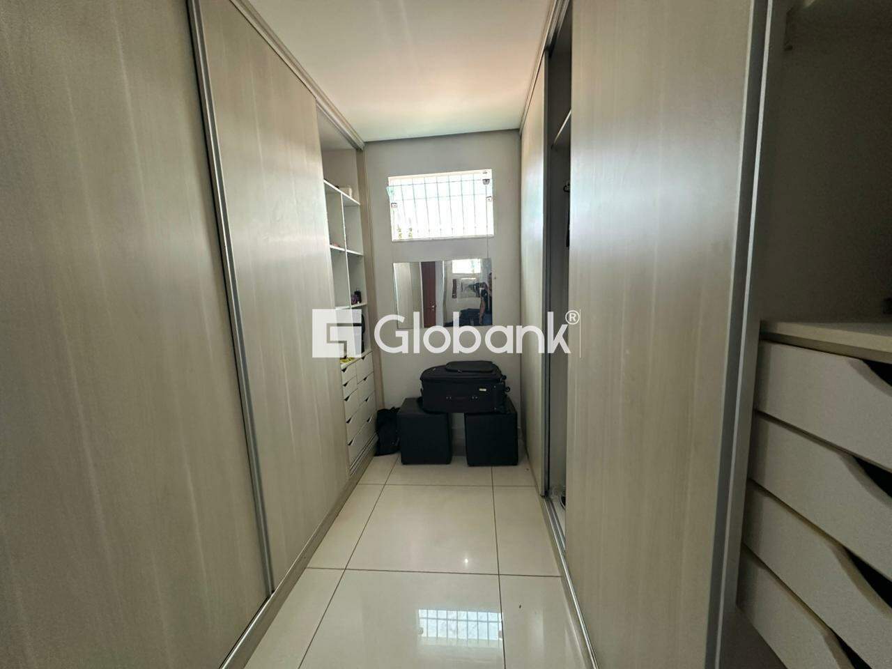 Casa 5 quartos para aluguel Ibituruna 360m² Montes Claros MG: Closet