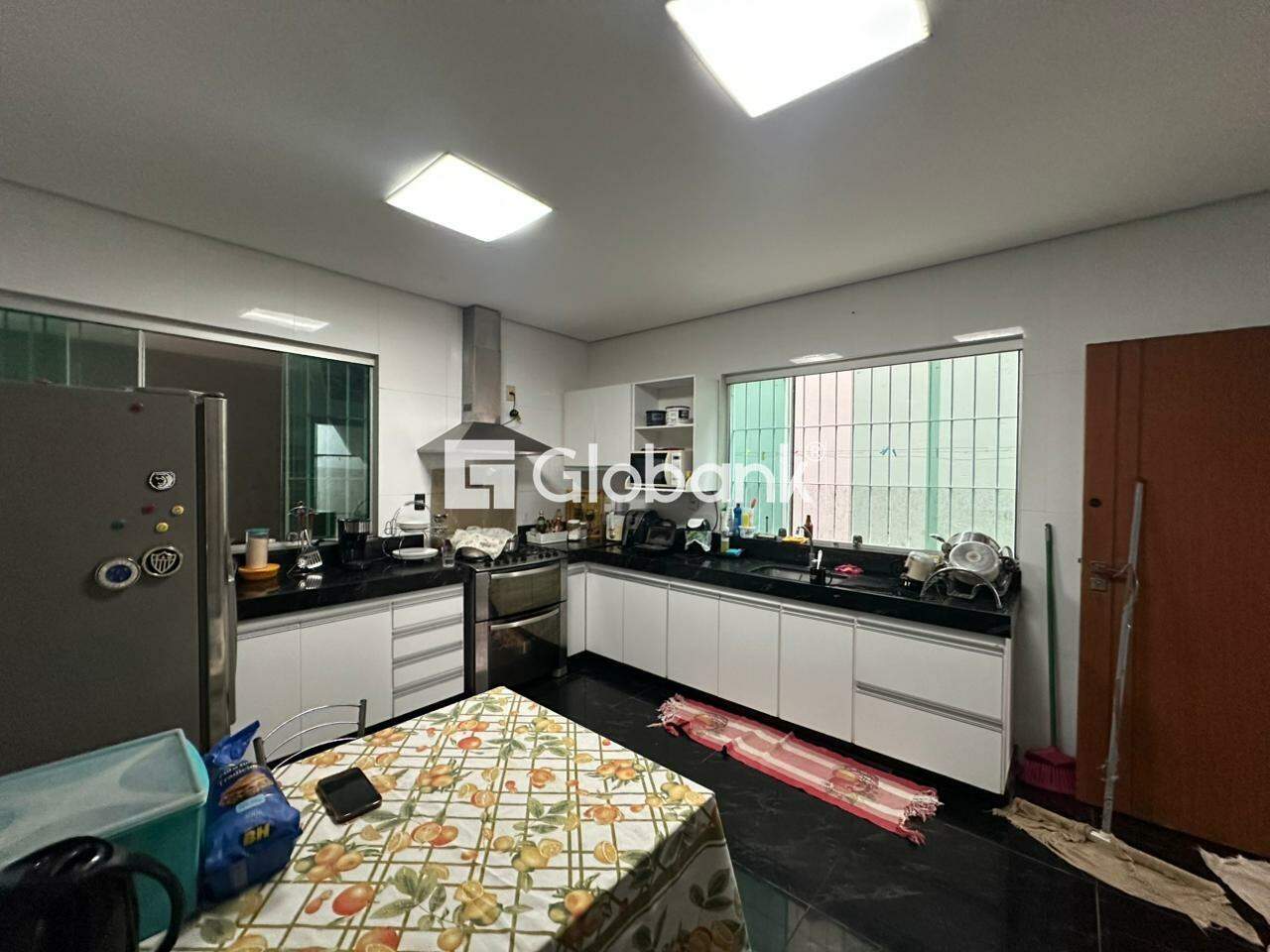Casa 5 quartos para aluguel Ibituruna 360m² Montes Claros MG: Cozinha