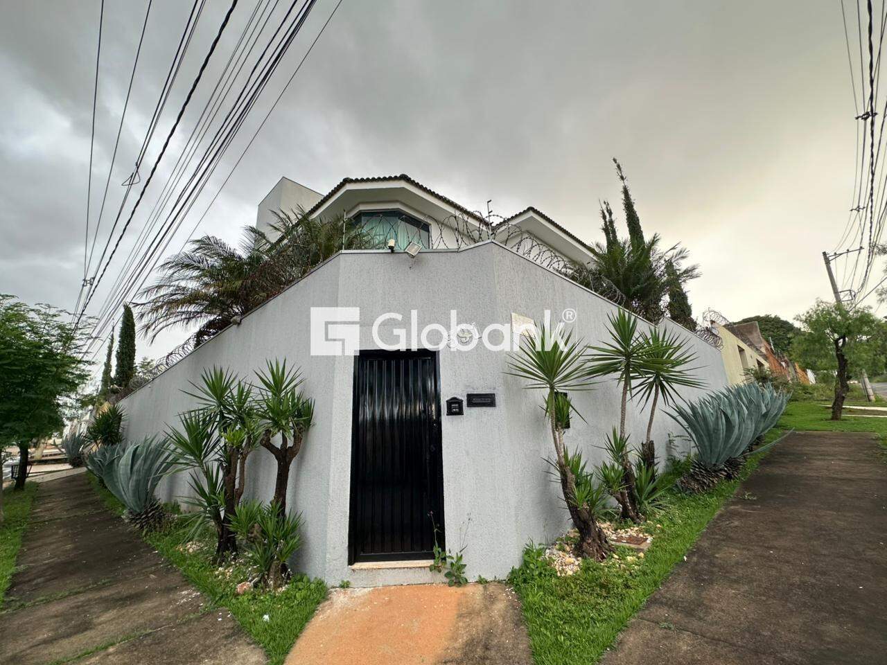Casa 5 quartos para aluguel Ibituruna 360m² Montes Claros MG: Fachada