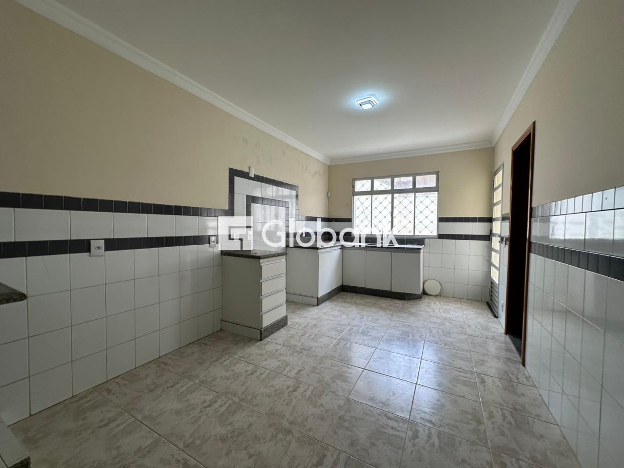 Casa 7 quartos para aluguel Ibituruna 303,4m² Montes Claros MG: 