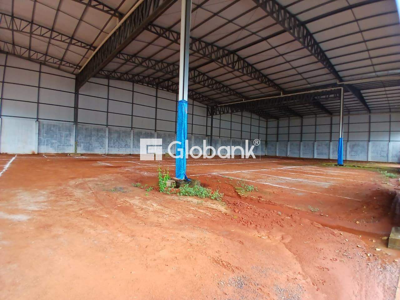 Galpão à venda Jardim Primavera 1.500m² Montes Claros MG: Interior frente