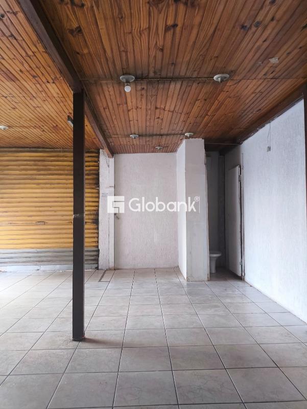 Ponto comercial para aluguel Centro 70m² Montes Claros MG: Interior